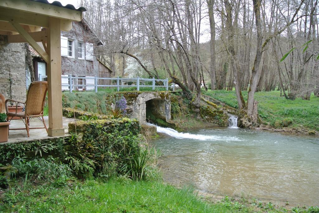 Moulin De Repassat Etape Voie Verte Bazens Экстерьер фото